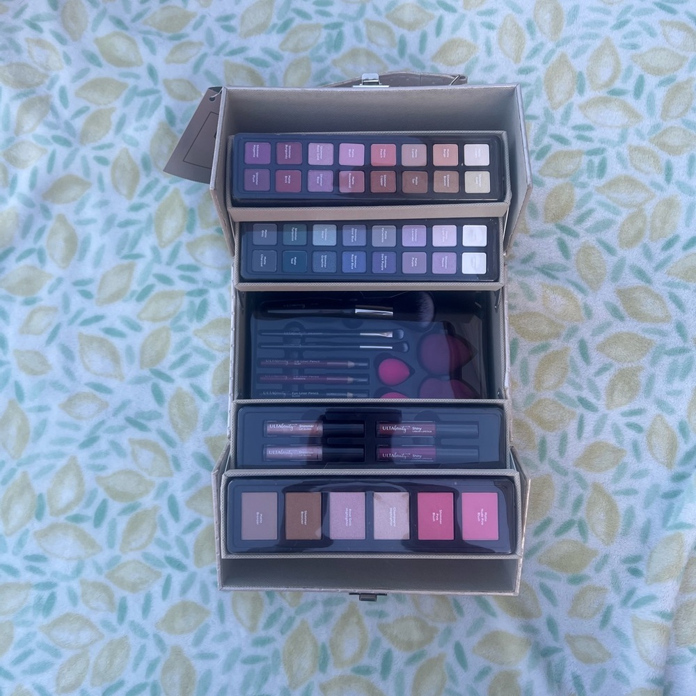 Ulta glam and glow 53 pc kit